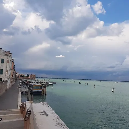 The Secret Garden In The Very Heart Of Venice-2